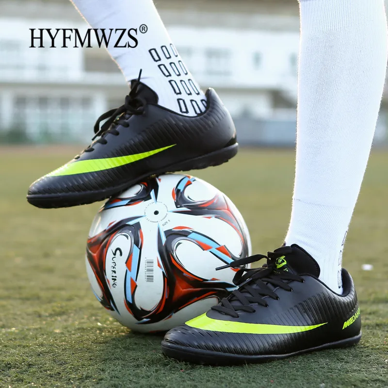 HYFMWZS домашние сверхтонкие дышащие Chuteira Futebol высокое качество дешевые мужские футбольные бутсы сверхтонкие оригинальные TF детские футбольные бутсы
