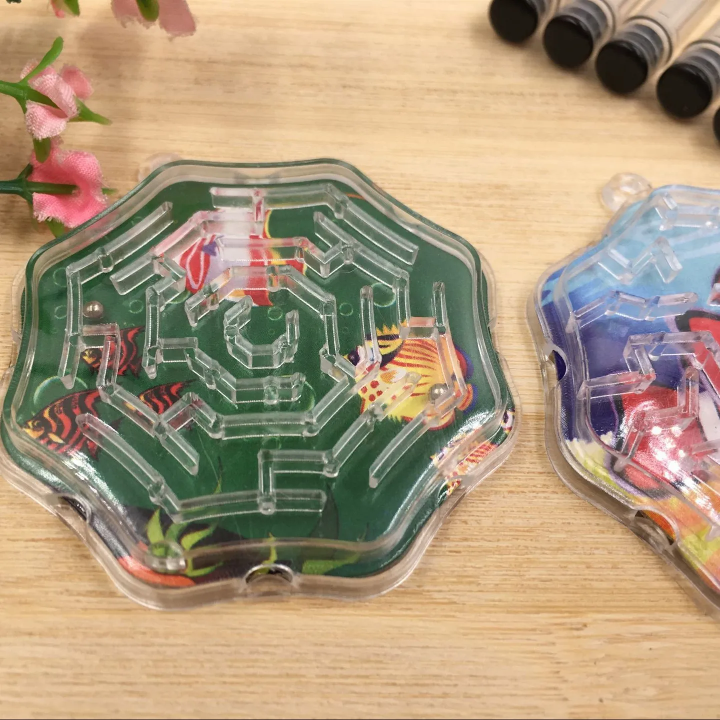 

1Pcs Magic Octagon Puzzle Speed Labyrinth Track Maze Steel Ball Maze Puzzle Toy Ball Track Maze Toy for Children Kids Gift