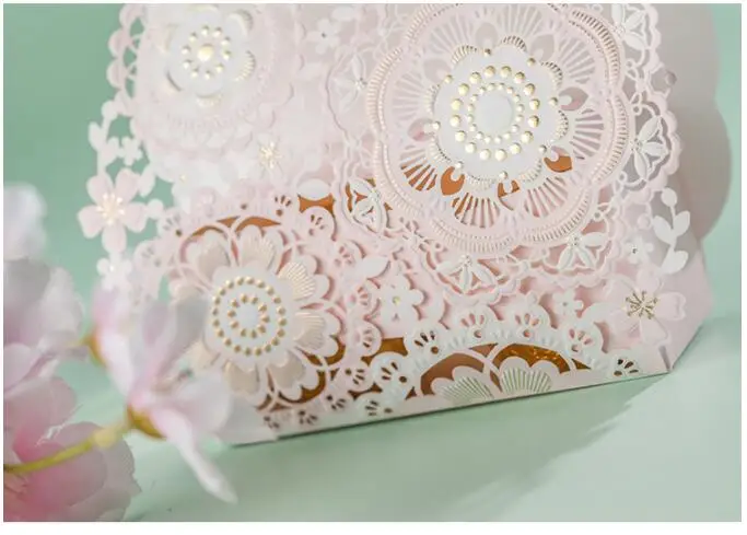 50pcs European wedding candy box creative wedding supplies candy box paper box small size gift box pink hollow candy bag