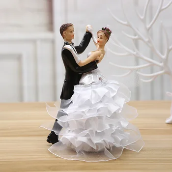 

Resin Bride and Groom Wedding Cake Toppers Couple Dancing Bride and Groom Cake Topper Figurine for Wedding Decoration Supplies