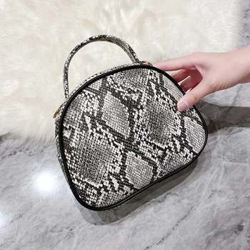 

Fashion Snake Pattern Crossbody Bag Women Fashion Female Shoulder Messenger Bag PU Shell Shaped Purse for Ladies 2020
