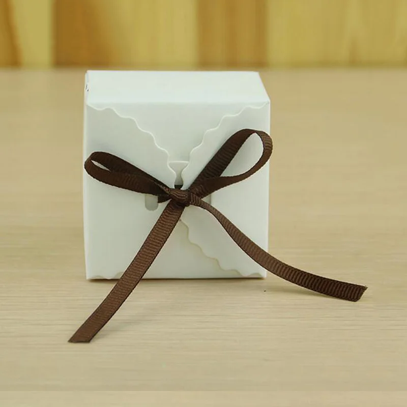 

EASY-50pcs Romantic Wedding Decor Bow DIY Candy Cookie Paper Gift Boxes Wedding Party Candy Box with Ribbon white