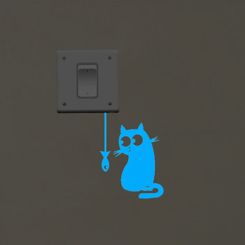 Светящийся голодный кот видеть рыбок забавные наклейки на выключатель светится в темноте звезды наклейки на стену для детской комнаты домашний декор