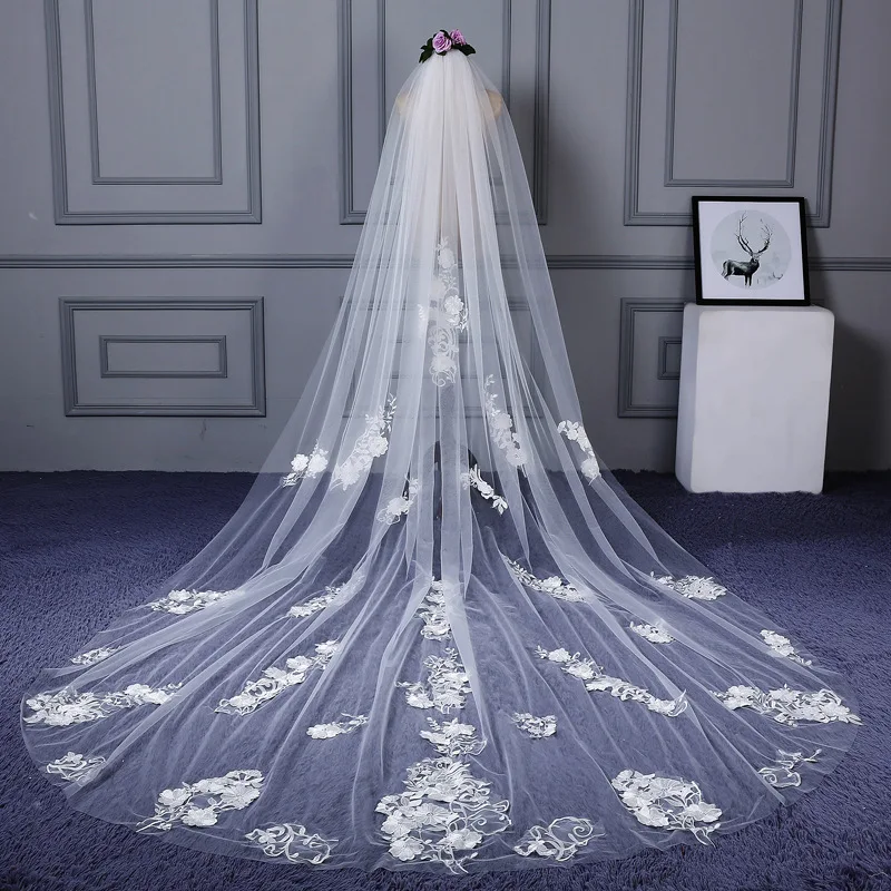 

Bling Sequins Partial Lace Edge One Layer Cathedral Wedding Veil with Comb Elegant Bridal Veil Velo De Novia