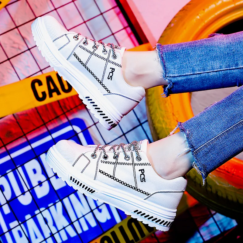 

2019 New Design Strips Embroidered Black Flats Spring Autumn Comfort Mocasines De Mujer Streetwear Zapatos Plataforma Mujer