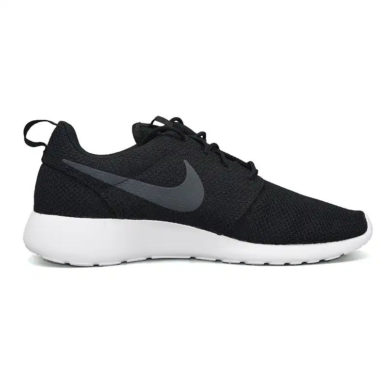 black nike roshe mens