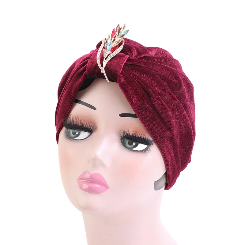 Зимний теплый роскошный бархатный тюрбан женский головной убор мусульманская шапка с хрустальной брошью обруч для волос индийская шапка аксессуары для волос Новая мода - Цвет: Бордовый