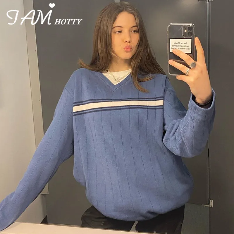 Женский трикотажный свитер Iamhotty синий вязаный джемпер в полоску с V-образным