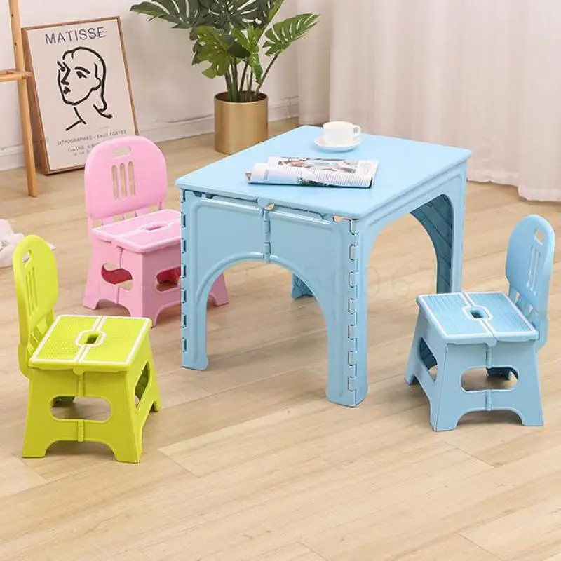 Color : Blue LIANGJUN-Set tavolo e sedie Bambini Scuola Materna Plastica Pieghevole Portatile Allaperto attività Arte Plastica Peso Leggero 3 Colori 