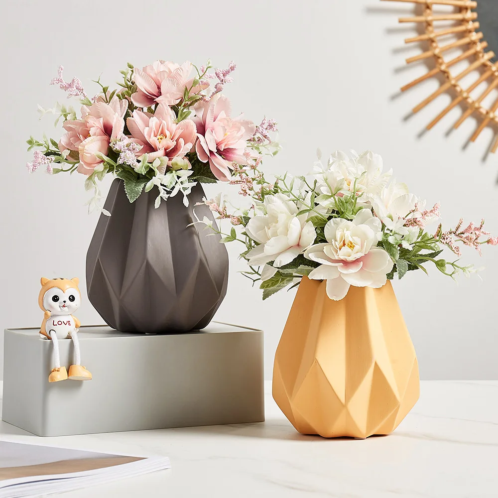 

Nordic Ceramic Vase Creative Geometric Origami Flower Vase Crafts Living Room Decoration Home Decoration Festive Wedding Decor