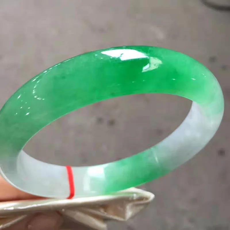 Myanmar Jadeite ice perfect полузеленый браслет(включая сертификат