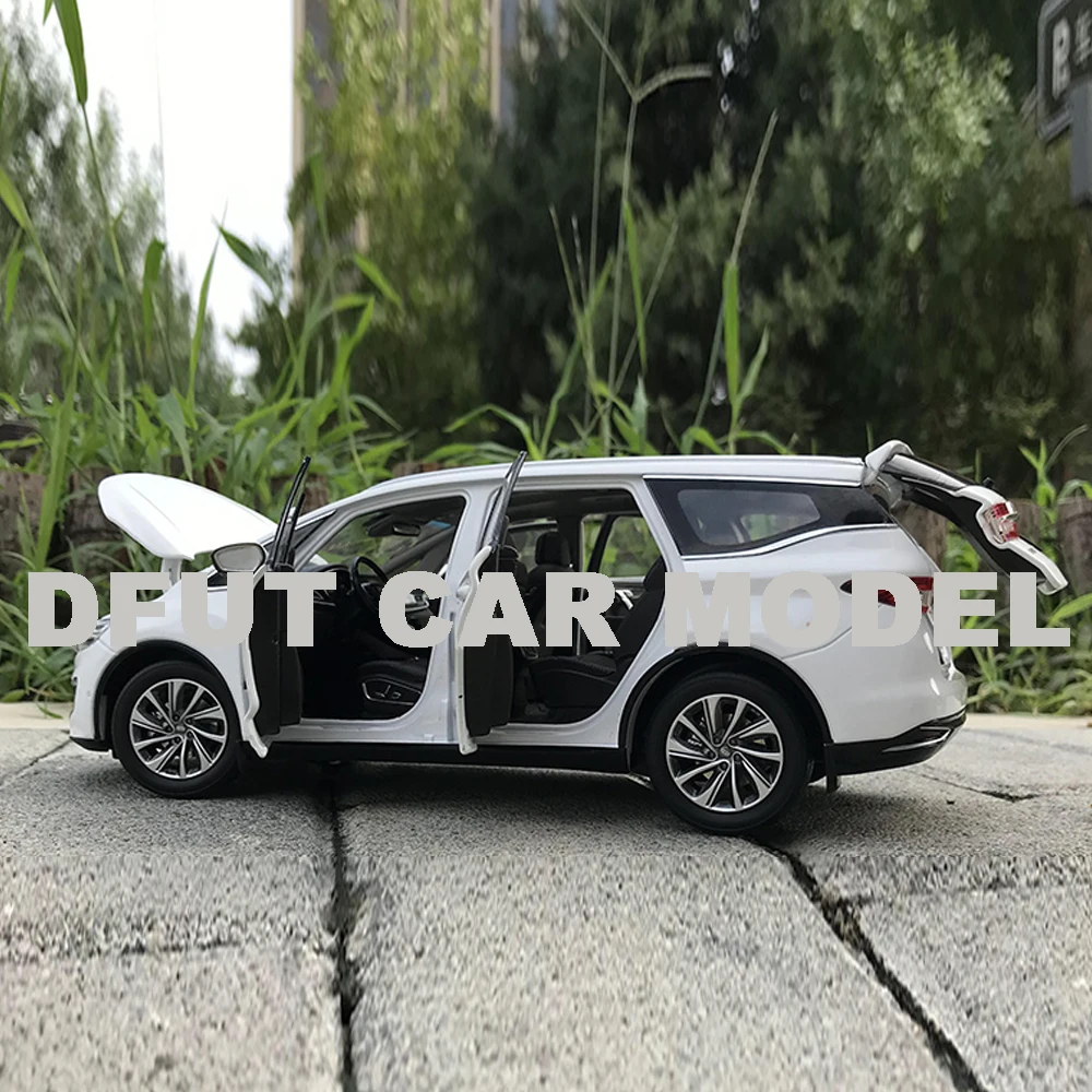 Модель автомобиля GEELY JIAJI MPV 1:18 из сплава оригинальная Авторизованная аутентичная