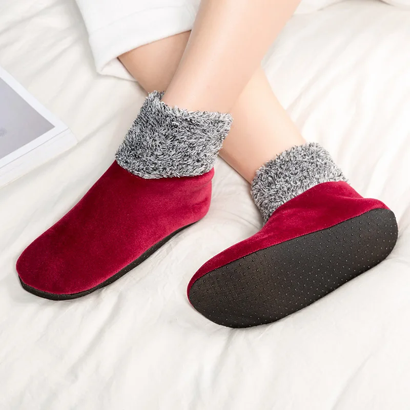 Носки-тапочки Нескользящие женские утепленные шерстяные теплые зимние высокие носки гетры ковер для дома однотонные носки - Color: Burgundy