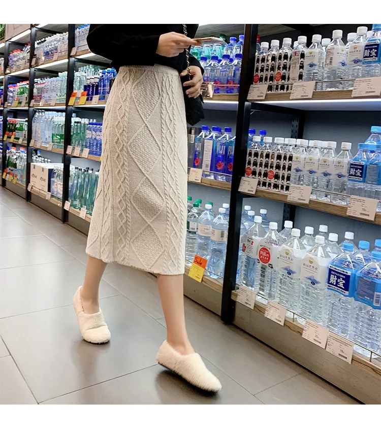 Retro Rhombus Knitted Skirt One-step Skirt Winter Korean-style High-waisted Slimming Mid-length Skirt Women's F5673