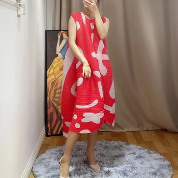 

2020 summer new printed sleeveless dress Miyak fold Fashionable Round neck loose and thin cover meat silhouette mid-length dress