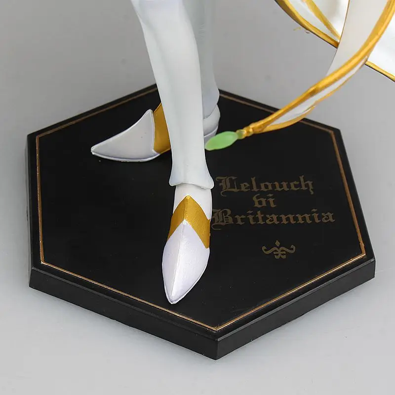 Драгоценный камень бунтарский Lelouch R2 Шу дерево Suzaku Lelouch белый Император одежда Ver в штучной упаковке гаражный комплект