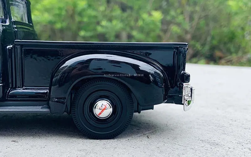 Maisto 1:25 1950 Chevrolet 3100  Pickup black simulation alloy car model crafts decoration collection toy tools gift