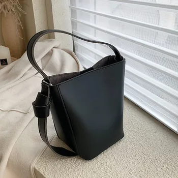 

[EAM] Vintage PU Leather Crossbody Bags For Women 2020 Winter Autumn Shoulder Bag Fashion Handbags And Purses Bucket Bags 8A090