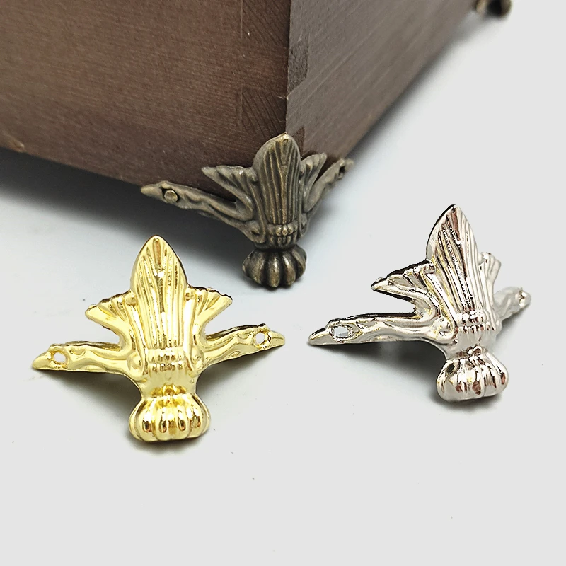 Soporte decorativo tallado de ratán para muebles, patas de caja de moda antigua, triángulo, Protector de esquina de 29x30mm, 4 Uds. patas para cajas patas cajas|Soportes de esquinas| - AliExpress