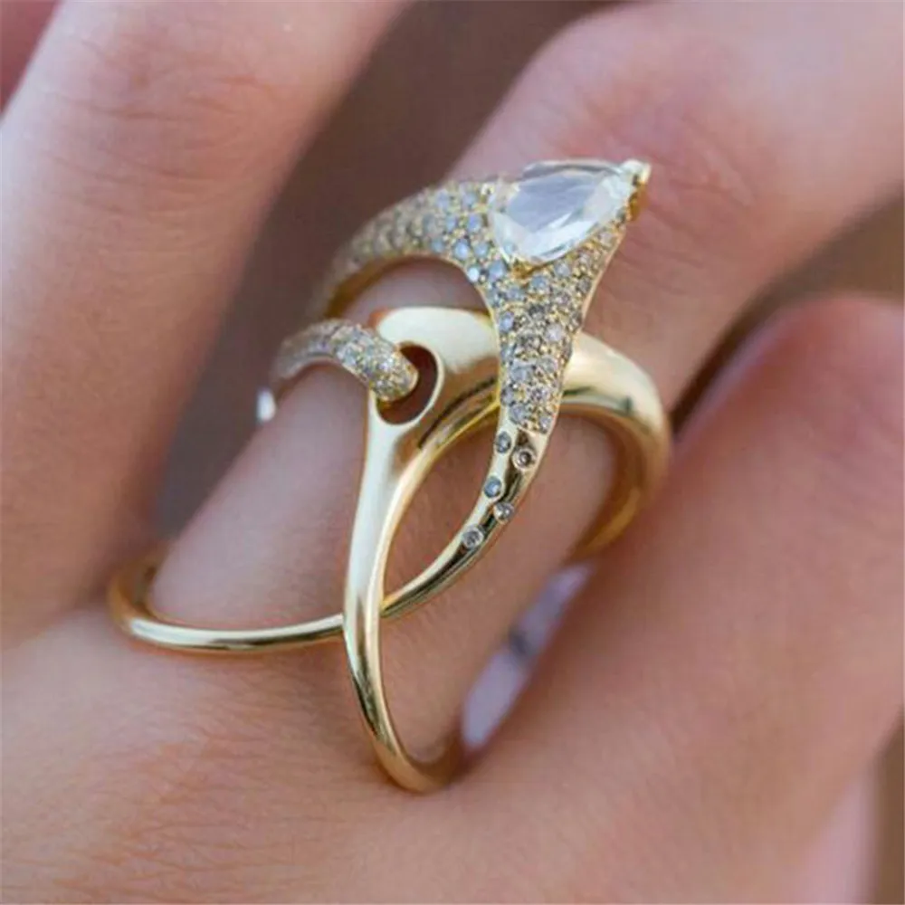 

Sleek Minimalist Smooth Ring Copper Inlaid Zircon Geometric Hand Jewelry Versatile Ring Creative Hollow Ring