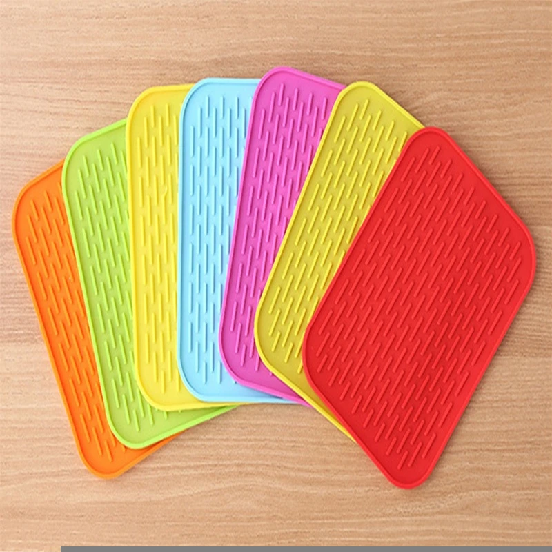 

Practical Silicone Holder Mat Kitchen Heat Non-slip Resistant Trivet Pot Tray Straightener Kitchen Tools Dinnerware Mat