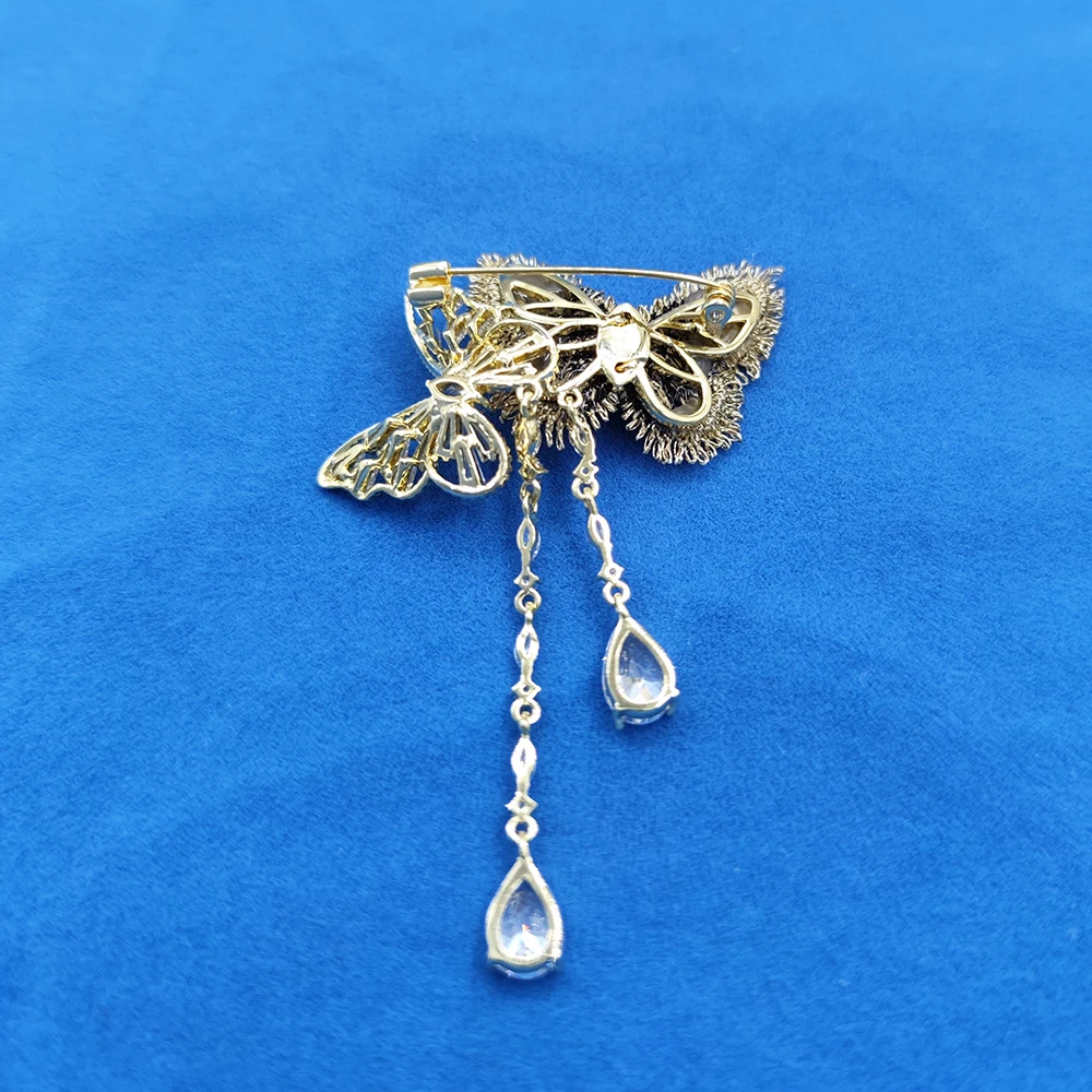 Blucome 2021 New Design Crystal Butterflies Brooch Corsage for Women Girls Wedding Party Accessories Gift Luxury Butterfly Pins