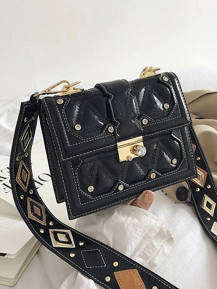 

DORANMI Leather Square Shoulder Bags For Women 2019 Diamond Appliques Thread Messenger Female Crossbody Bag Bolsos Mujer DJB955