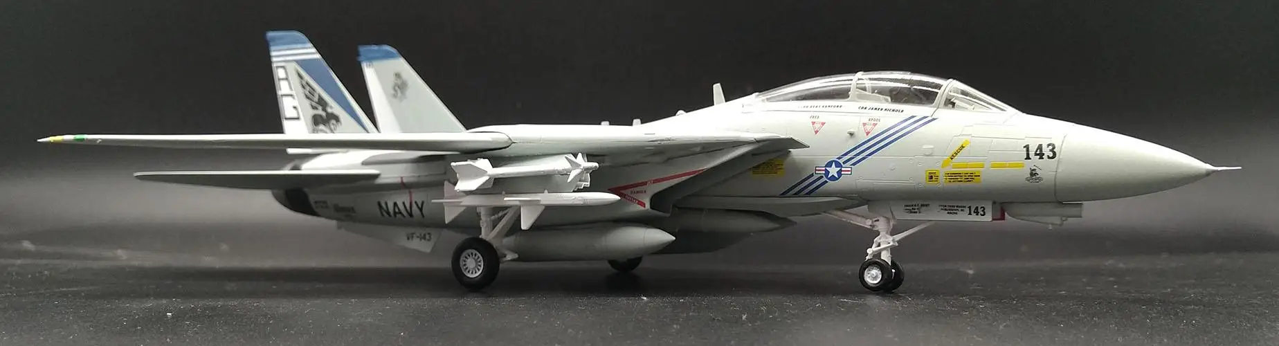 Нам F-14B Tomcat VFA-143 пукина собак самолета 1/72 diecast easy model |