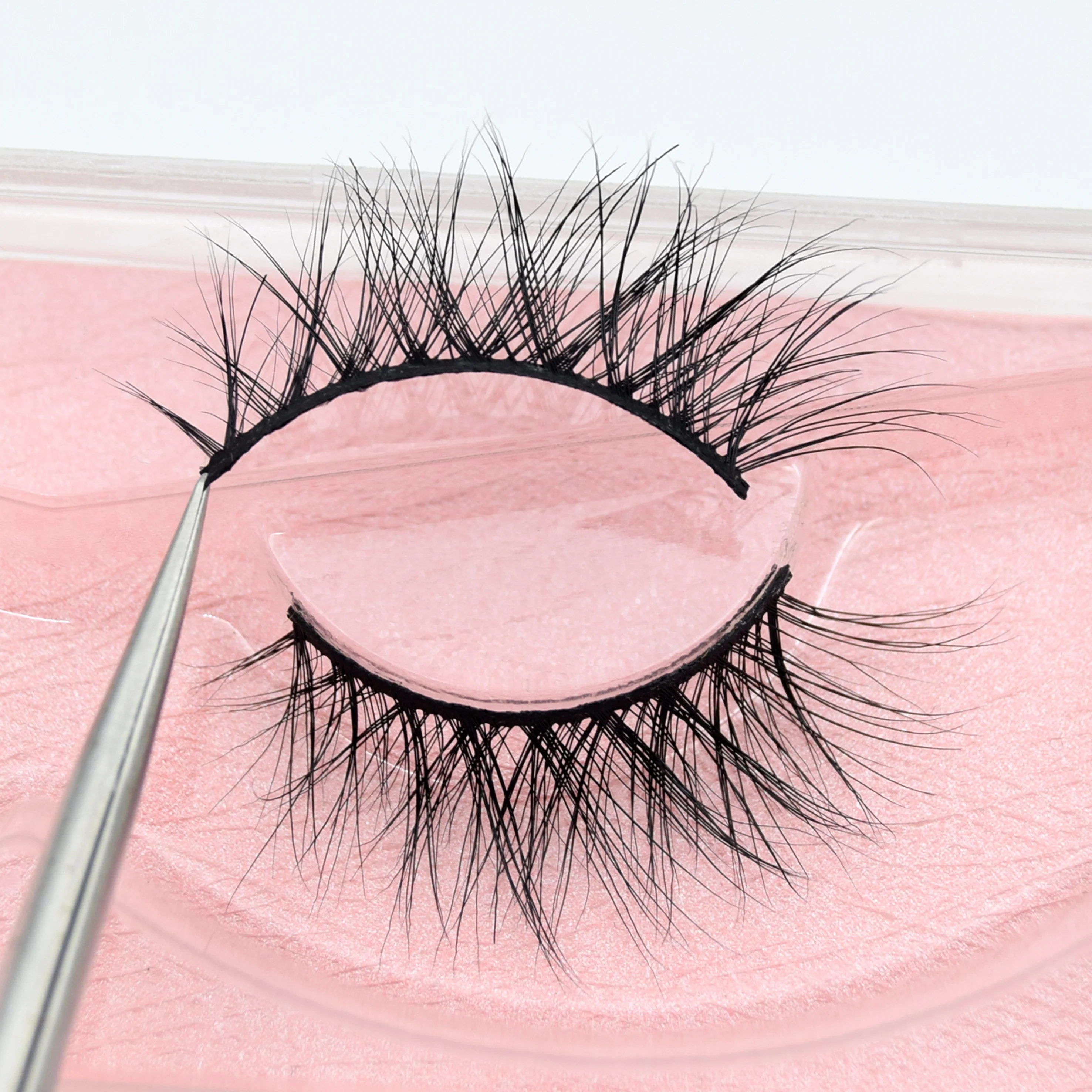 

Visofree 3D Mink Eyelashes 100% Cruelty free Wispy Cross Lashes Full Volume Natural Makeup Beauty Handmade False Eye lashes M27
