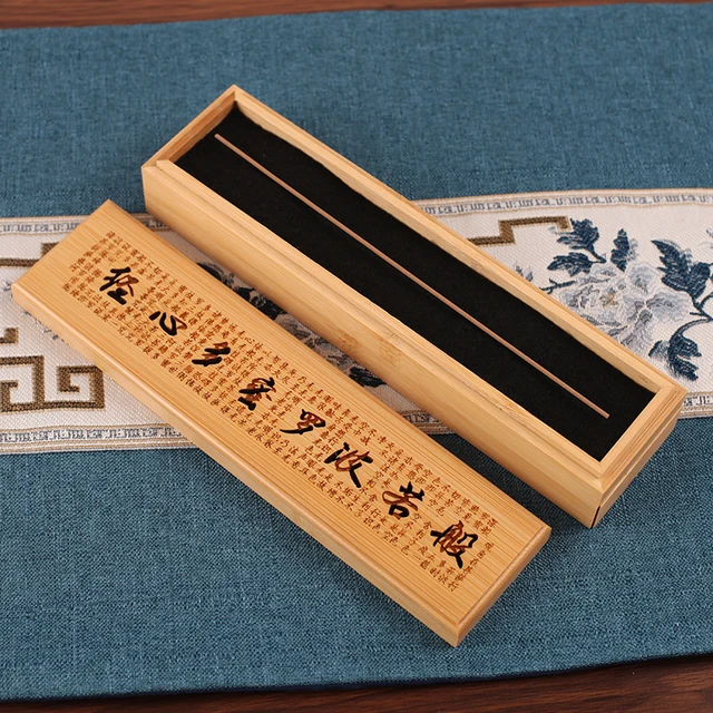 평화로운 분위기를 위한 레트로 불교 향 홀더