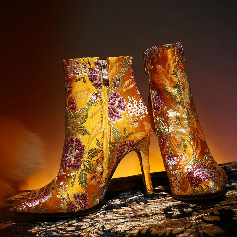 

New Winter Embroidered Silk Ankle Boots Chinese Style Comfortable Short Boots Women Novelty Pointed Toe Zipper High Heels Botas