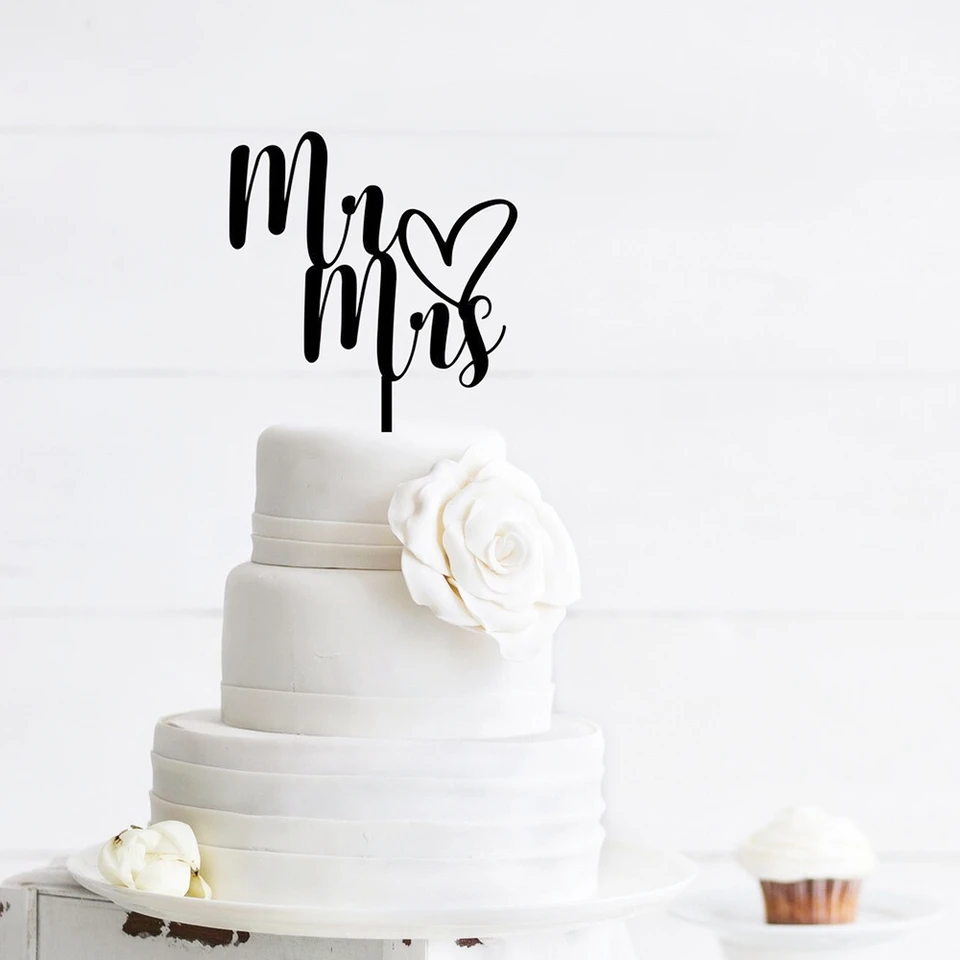 Cake topper: nuove idee e decorazioni per la torta nuziale