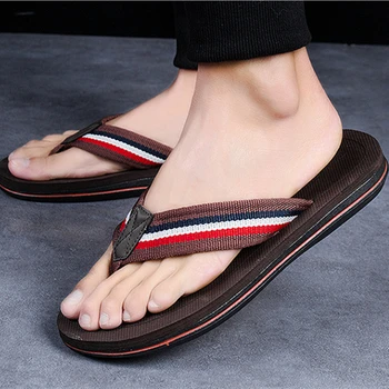 

Slippers Fashion Soft Breathable Men Flat Slides Summer Slippers Light Outdoor Slippers Water Sandals Beach Flip Flops Bathroom