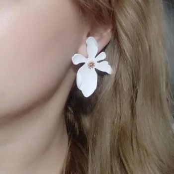 

2020 Woman Earrings Long Three-dimensional Flower Petal Earrings Fashion Eartrings Trend Big Flowerdangle Earrings for Women