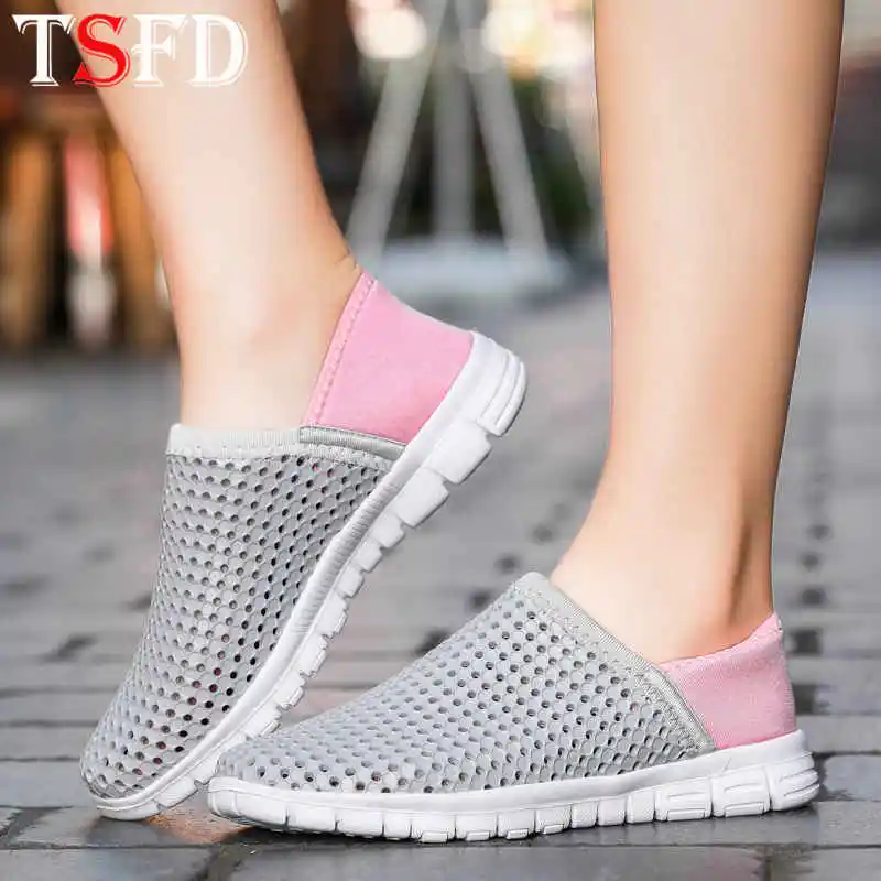 

Big Size Sport Shoes Woman Low Top Running Shoes Ladies Slip-on Walking Shoe Beach Women Sport Sneaker Clogs Wading Chaussure Q8