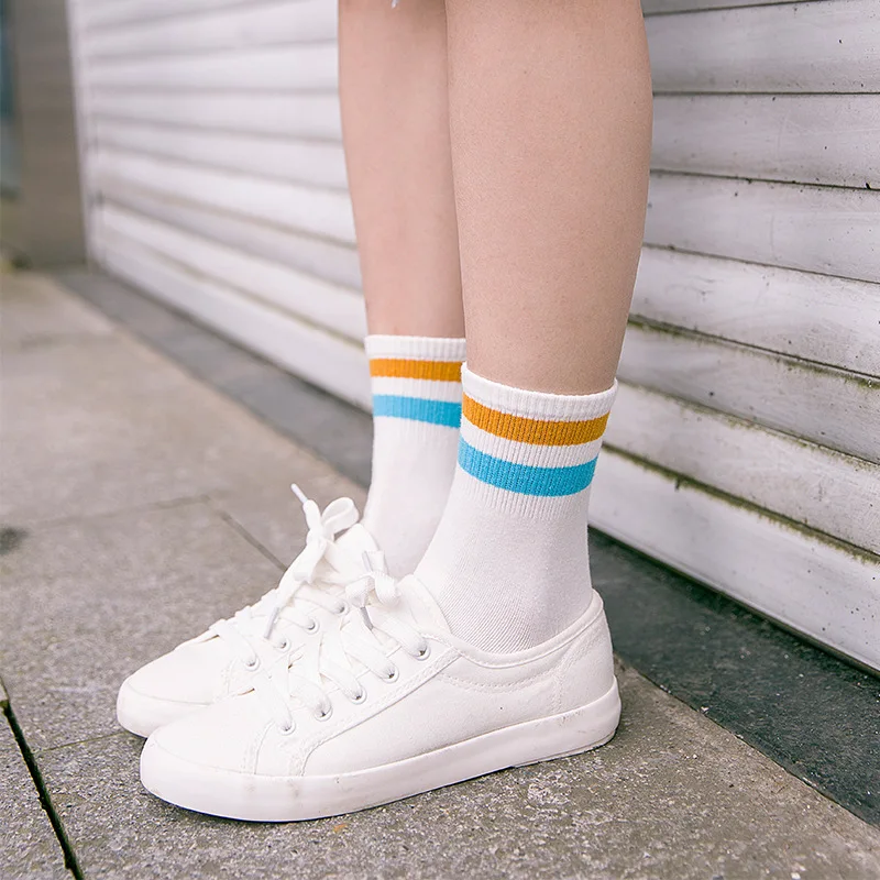 10 пара/лот; сезон осень-зима; Хлопковые женские носки; Модные дышащие носки в полоску в консервативном стиле; удобные повседневные носки для девочек