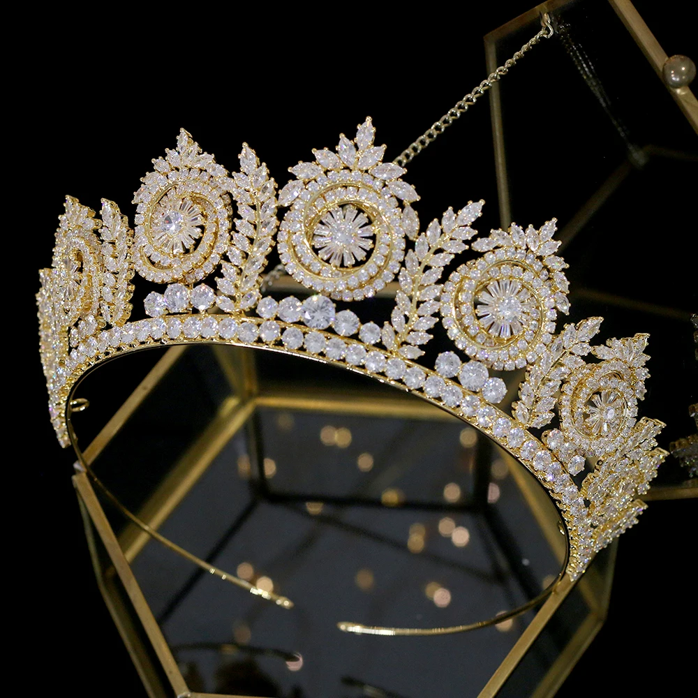 Luxo ouro grande coroa de cristal barroco