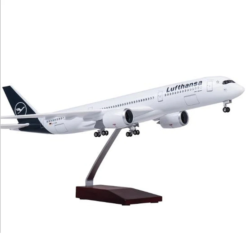 47cm Airplane Model 1/142 Scale Airbus A350 Plane Lufthansa Airline Model With Light And Wheels Resin Aircraft For Collection