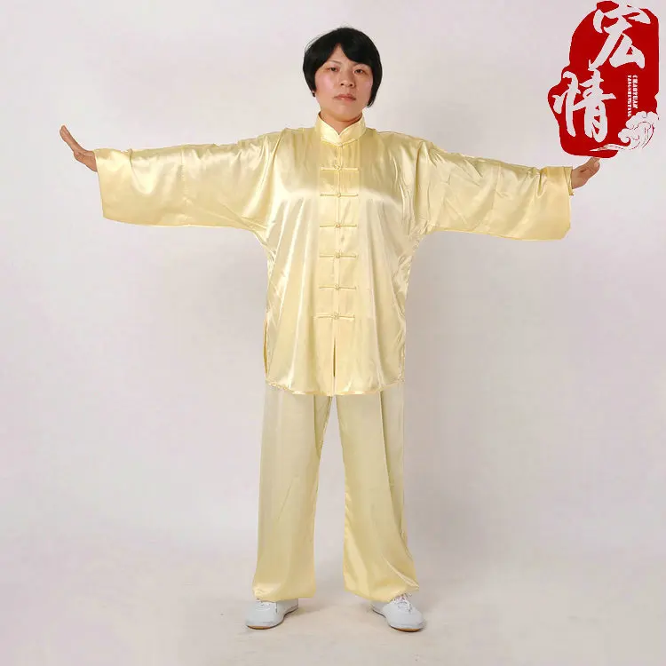 24  淡黄
