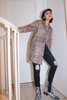 

2019 new fashion casual women's clothing Medium long loose long-sleeved leopard shirt retro shirt female tide