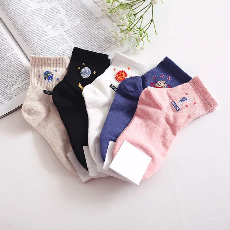 

South Korean Harajuku Funny Socks Creative Astronaut Cotton Cute Socks Women Moon Planet Sun Design Tube Meias New