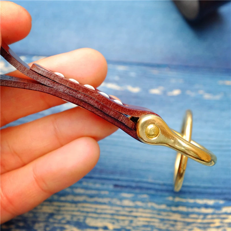 leather keychain (1)