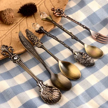 

6pcs Vintage Spoons Fork Mini Royal Style Metal Gold Carved Coffee Snacks Fruit Dessert Fork Kitchen Tool Teaspoon