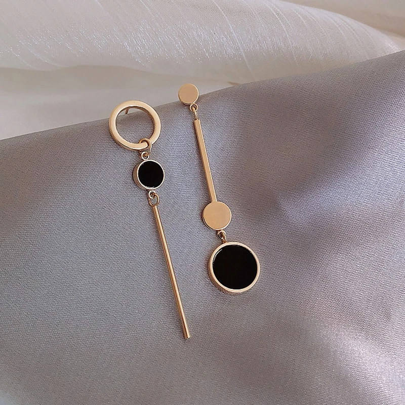 Asymmetric Korean Style Popular Design Long Earrings Hollow Circle Metal Ball boucles d’oreilles pendantes