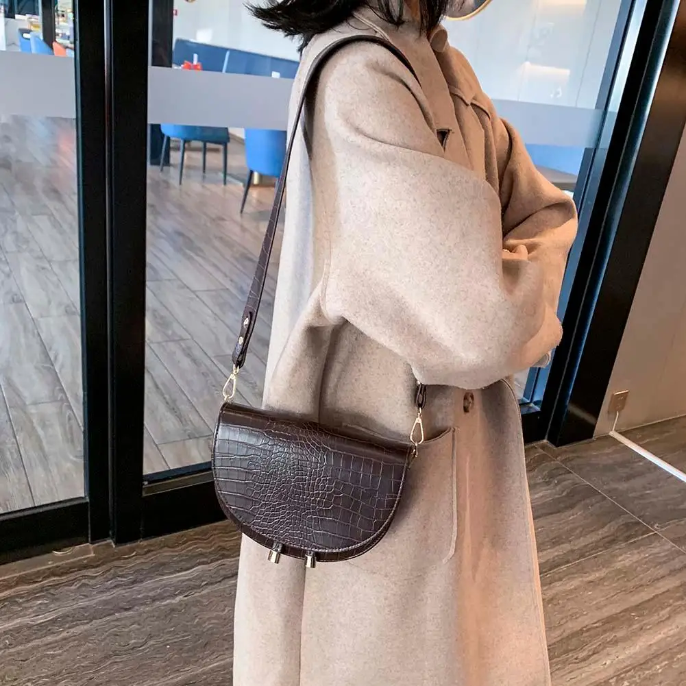 Crossbody Bag Women Handbags PU Crossbody Bag Luxury Women Crossbody Shoulder Bag Retro Crocodile PU Leather Semicircle Small Purse Ladies Chest Messenger Bags