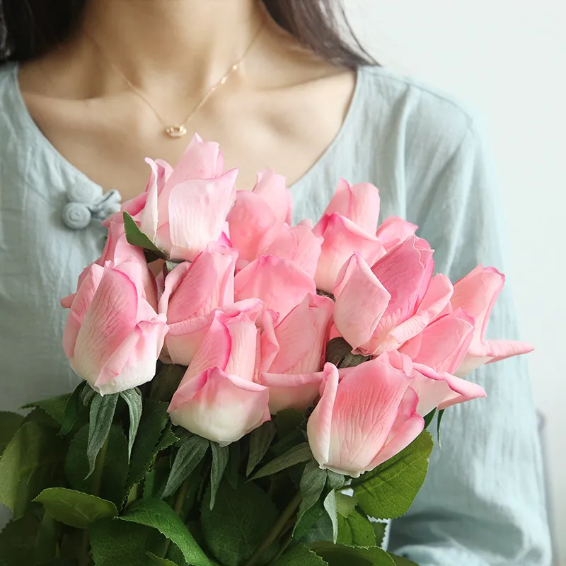

Silk Artificial Hand Feel Moist Rose Bud INS Style For Christmas Wedding Valentine's Day Gift Home Decoration 1 PC