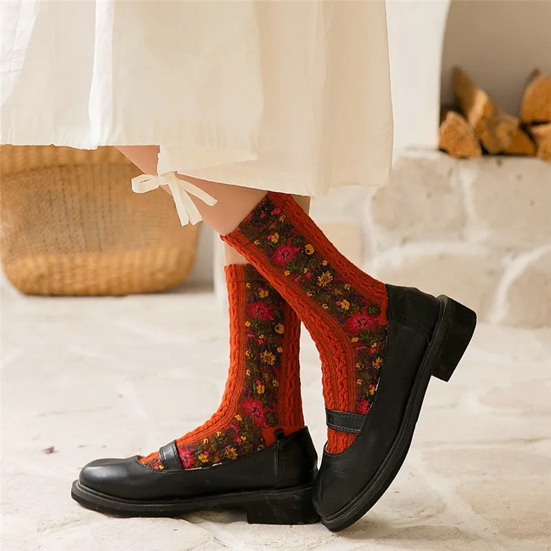 Новые модные женские хлопковые носки в стиле ретро, в стиле ретро, в национальном стиле, с цветами каваи, Осень-зима, женские забавные носки, теплые, милые