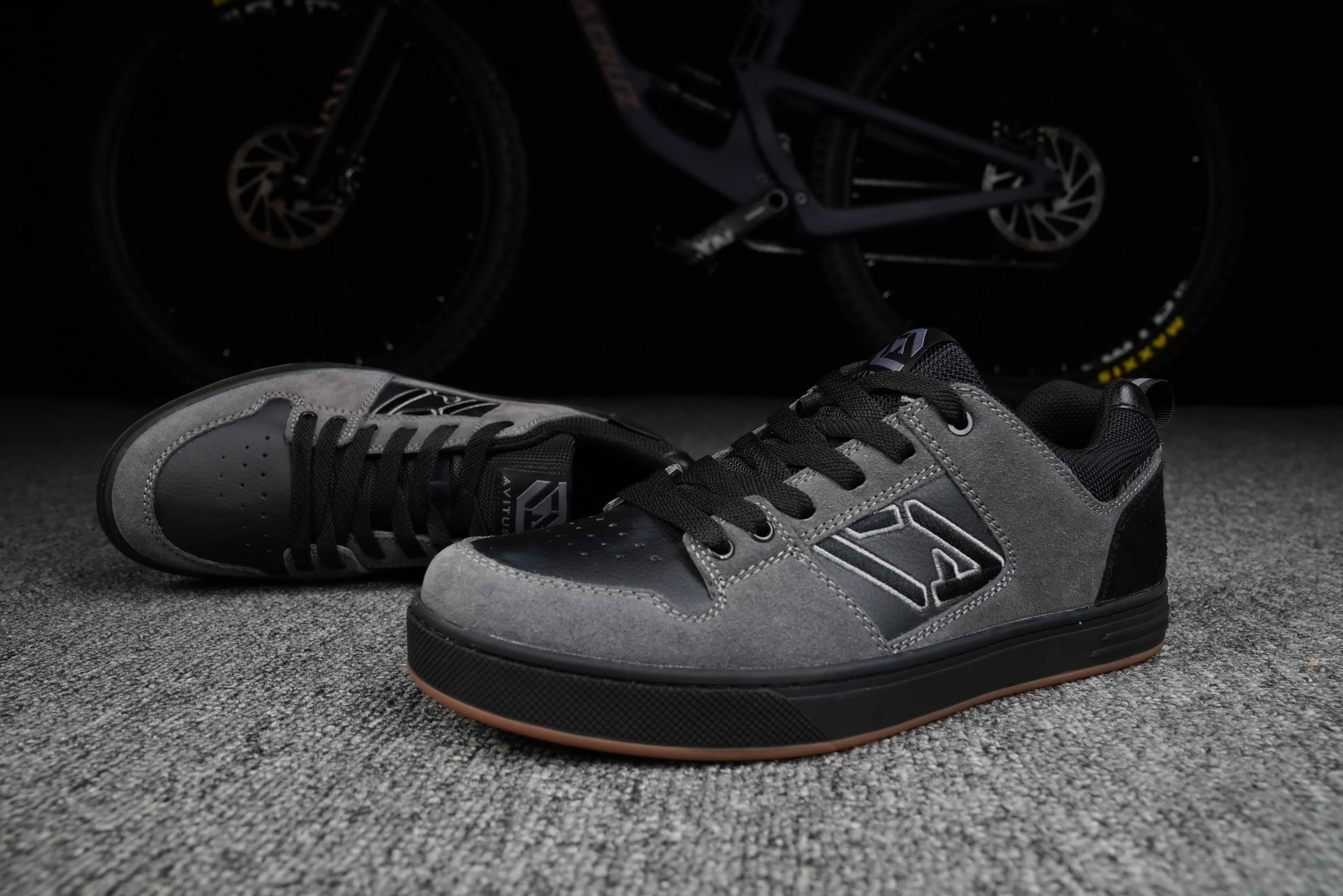 AVITUS Zapatillas MTB Shoes Flat Pedal Sholace Mountain Bike Shoe Freeriders Downhill Enduro Non-Slip Men Sneakers Cycling Shoes