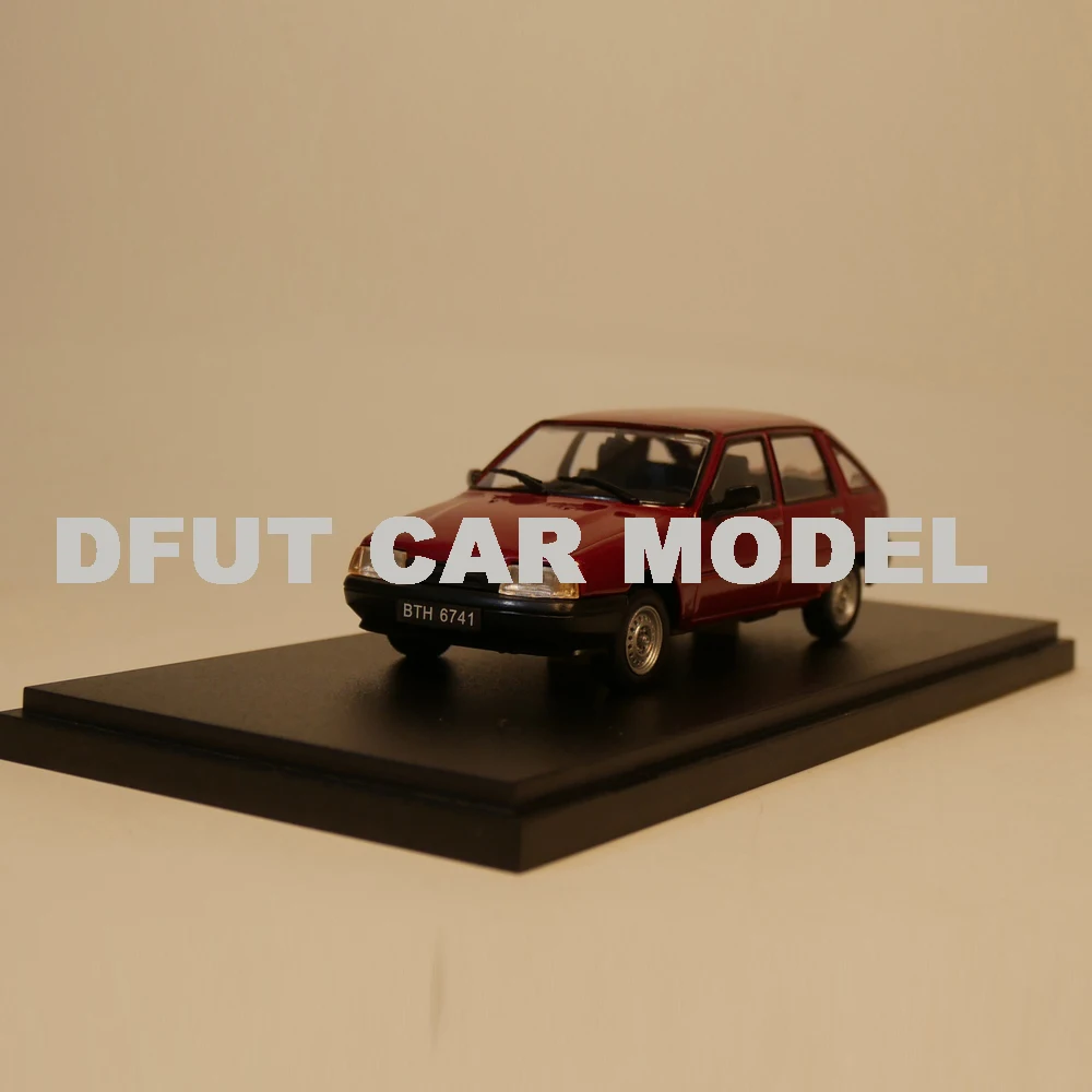 

1:43 scale Alloy Toy Vehicles IZ 2126 Car Model Of Children's Toy Cars Original Authorized Authentic Kids Toys