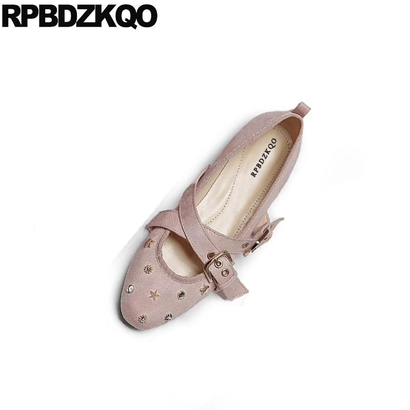 Ремешок на щиколотке черные замшевые резиновая подошва обувь с заклепками